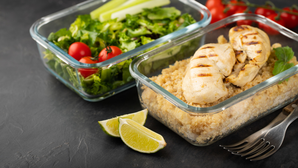 Dieta pudełkowa a zdrowie – co zawierają gotowe posiłki?